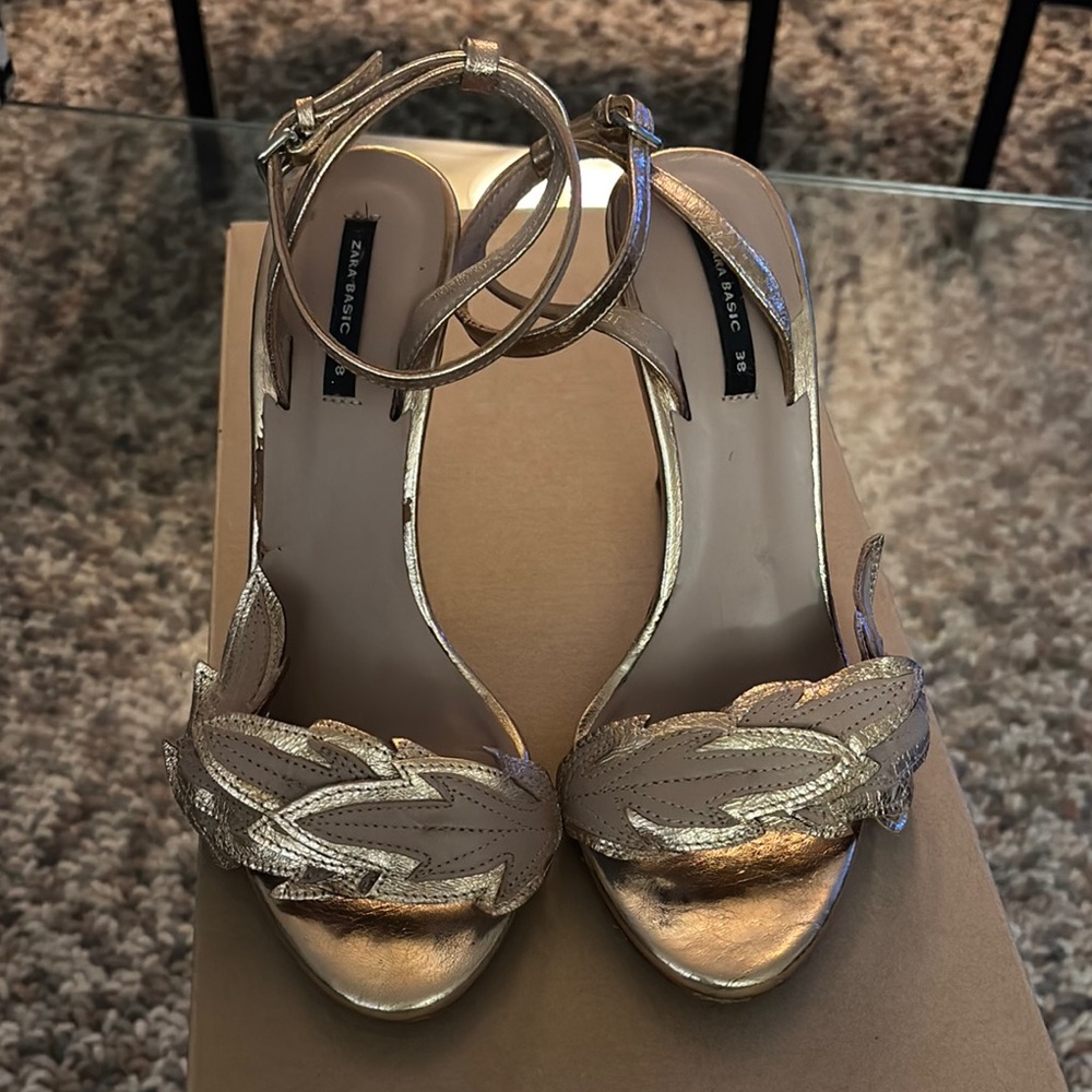 Zara Champagne and Rose Gold Heels Elegant Leaf/ Feather Metallic Straps